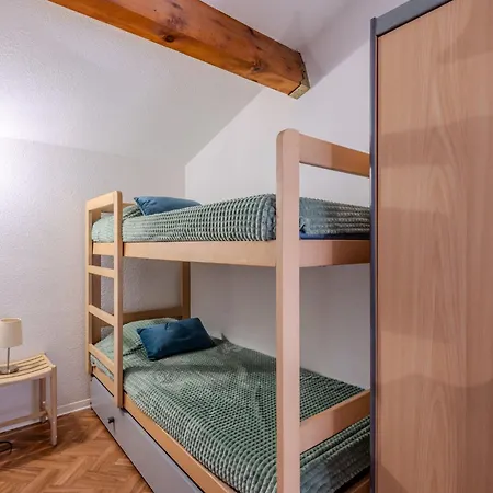 Les Exals By Interhome